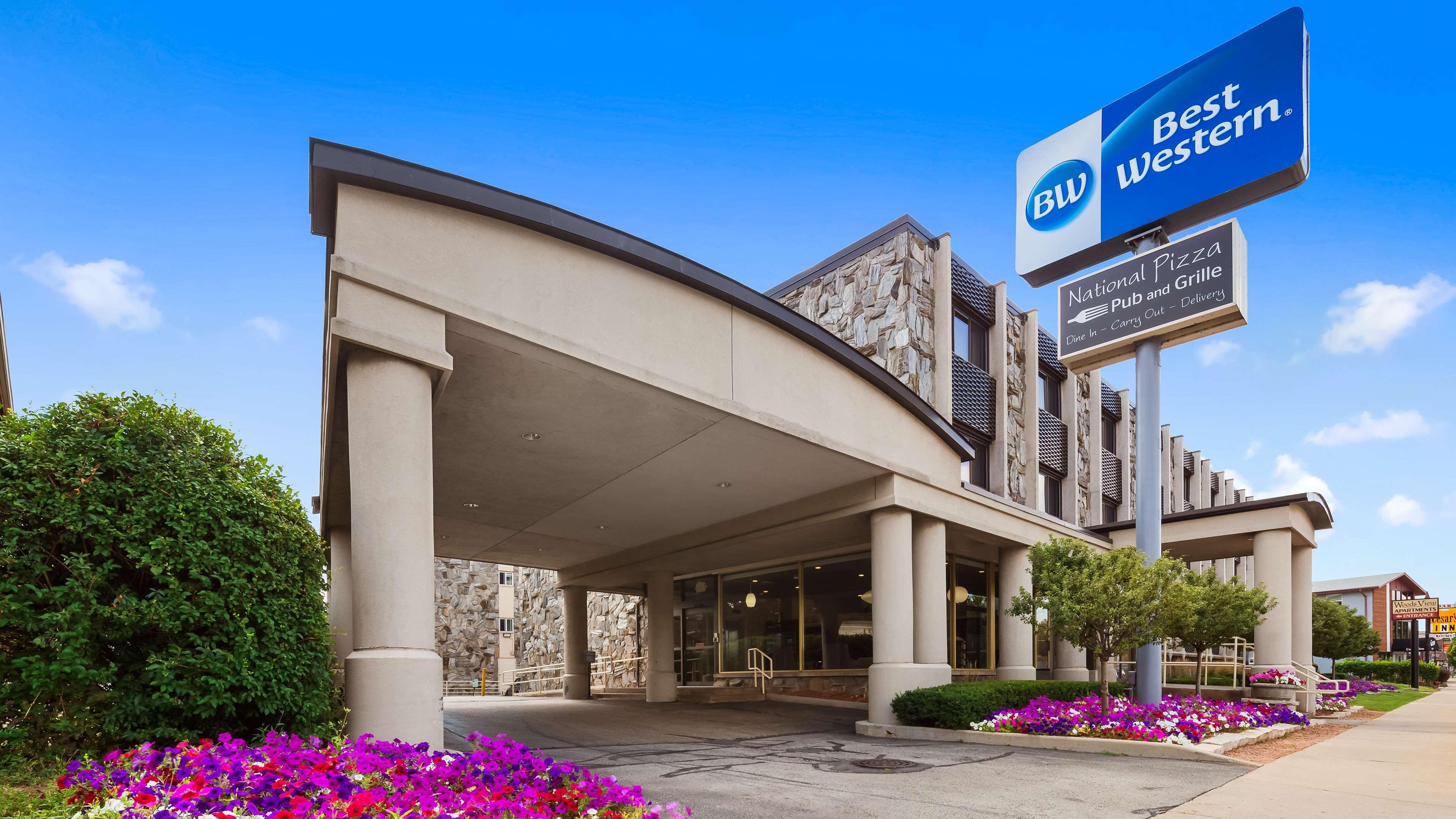 Best Western Plus Milwaukee West Εξωτερικό φωτογραφία