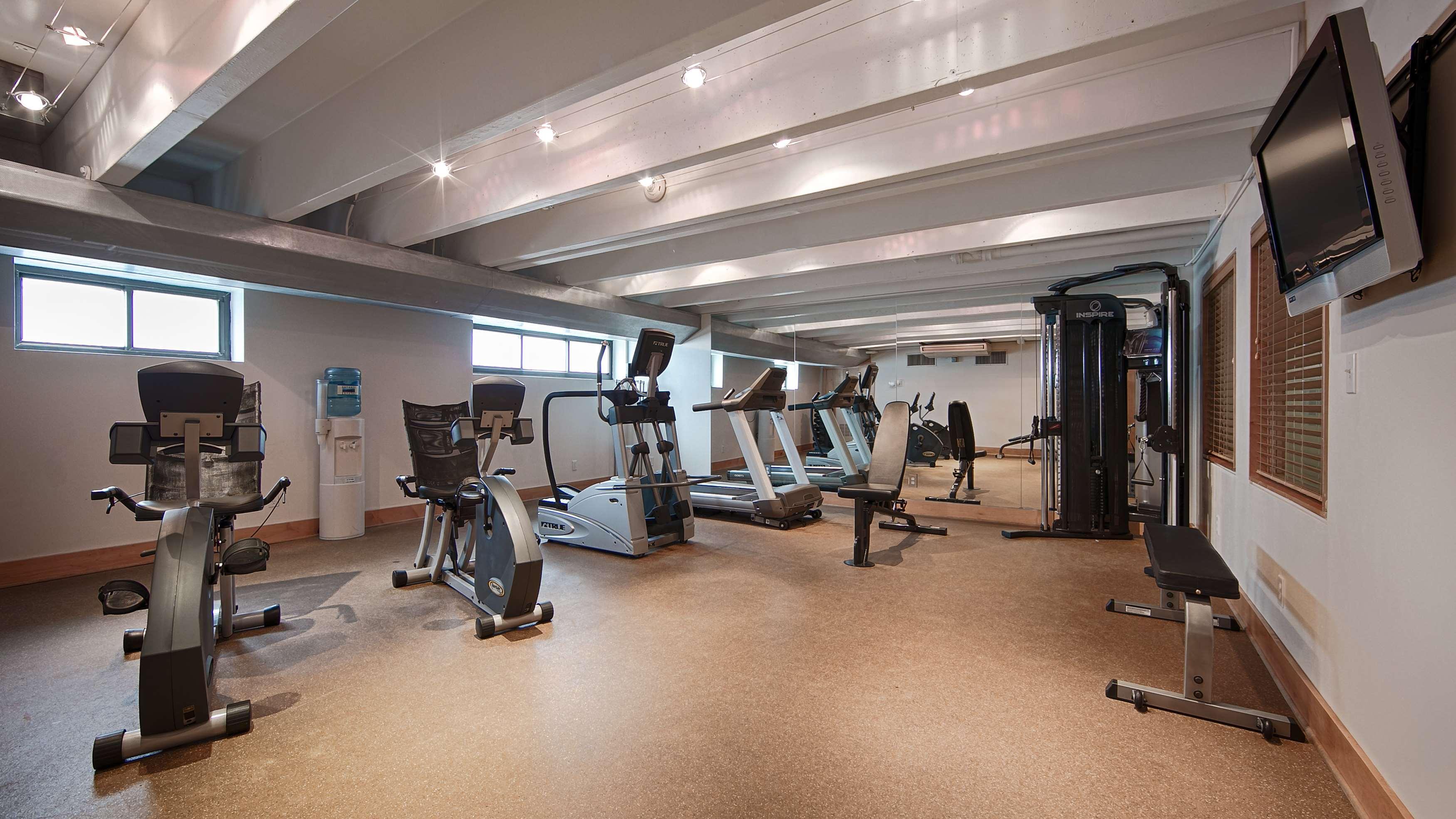Best Western Plus Milwaukee West Επιχειρήσεις φωτογραφία