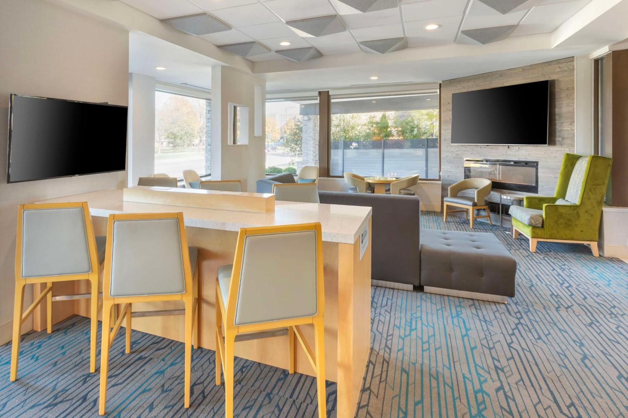 Best Western Plus Milwaukee West Εξωτερικό φωτογραφία