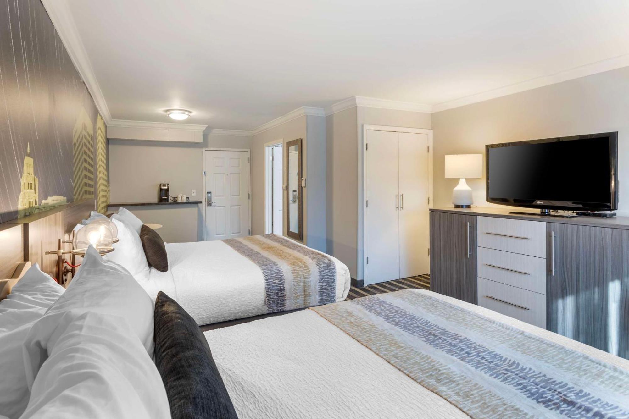 Best Western Plus Milwaukee West Εξωτερικό φωτογραφία