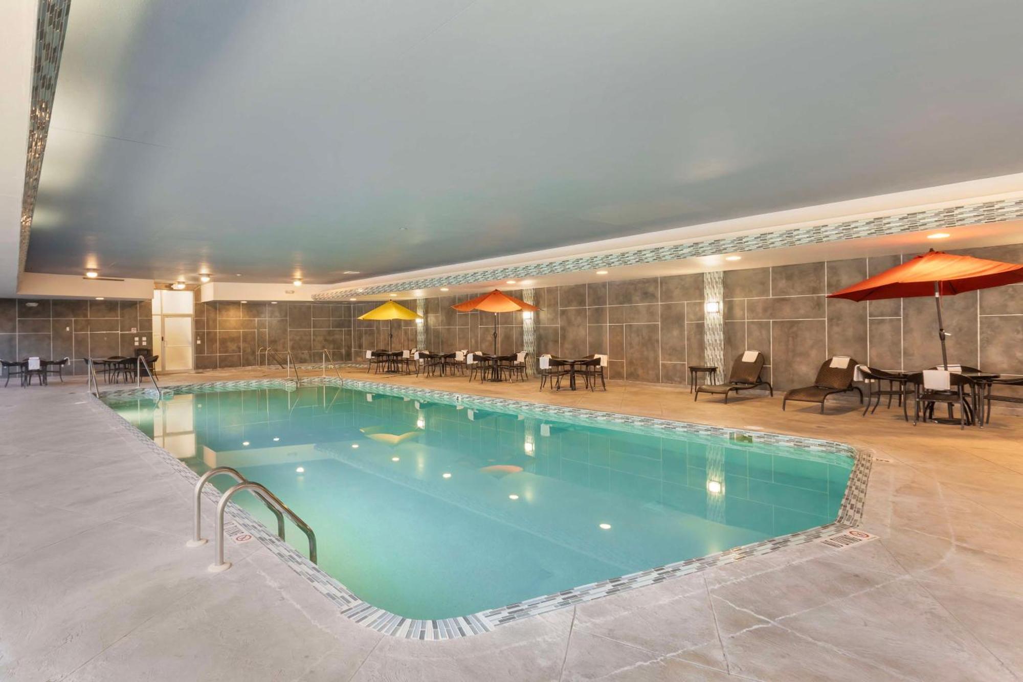 Best Western Plus Milwaukee West Εξωτερικό φωτογραφία