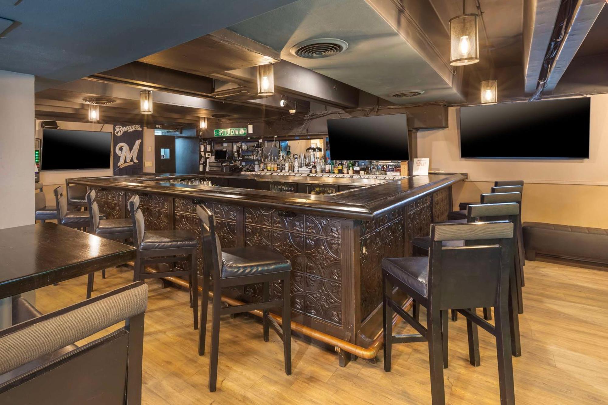 Best Western Plus Milwaukee West Εξωτερικό φωτογραφία