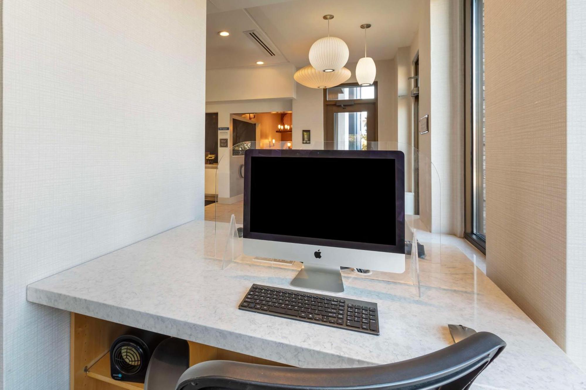 Best Western Plus Milwaukee West Εξωτερικό φωτογραφία