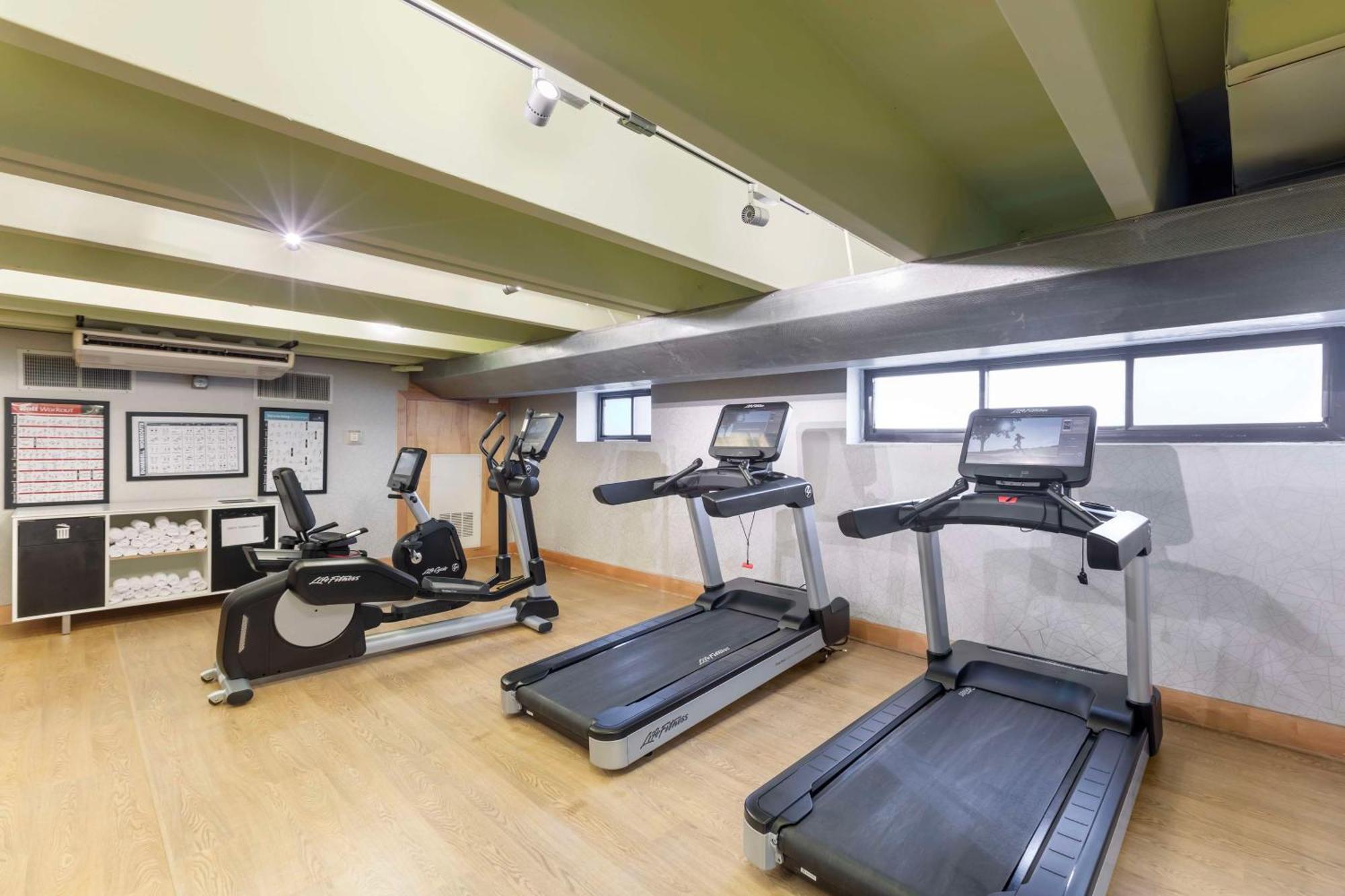 Best Western Plus Milwaukee West Εξωτερικό φωτογραφία