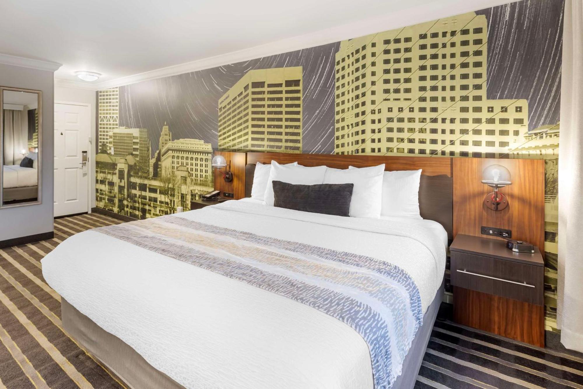 Best Western Plus Milwaukee West Εξωτερικό φωτογραφία