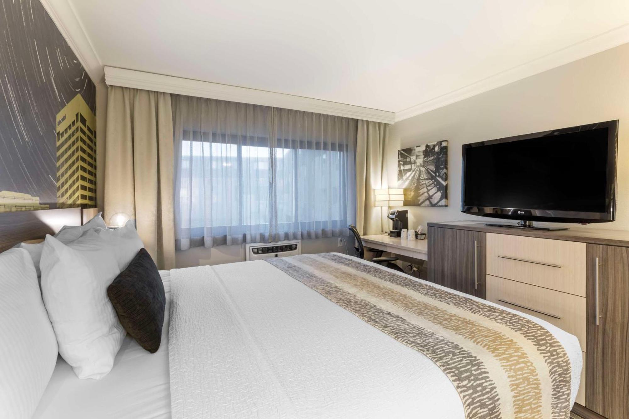 Best Western Plus Milwaukee West Εξωτερικό φωτογραφία